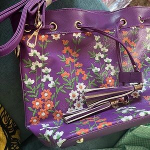 Women’s shoulder bag